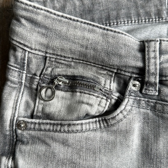 MAC | Rich Jeans - Picture 6 of 8